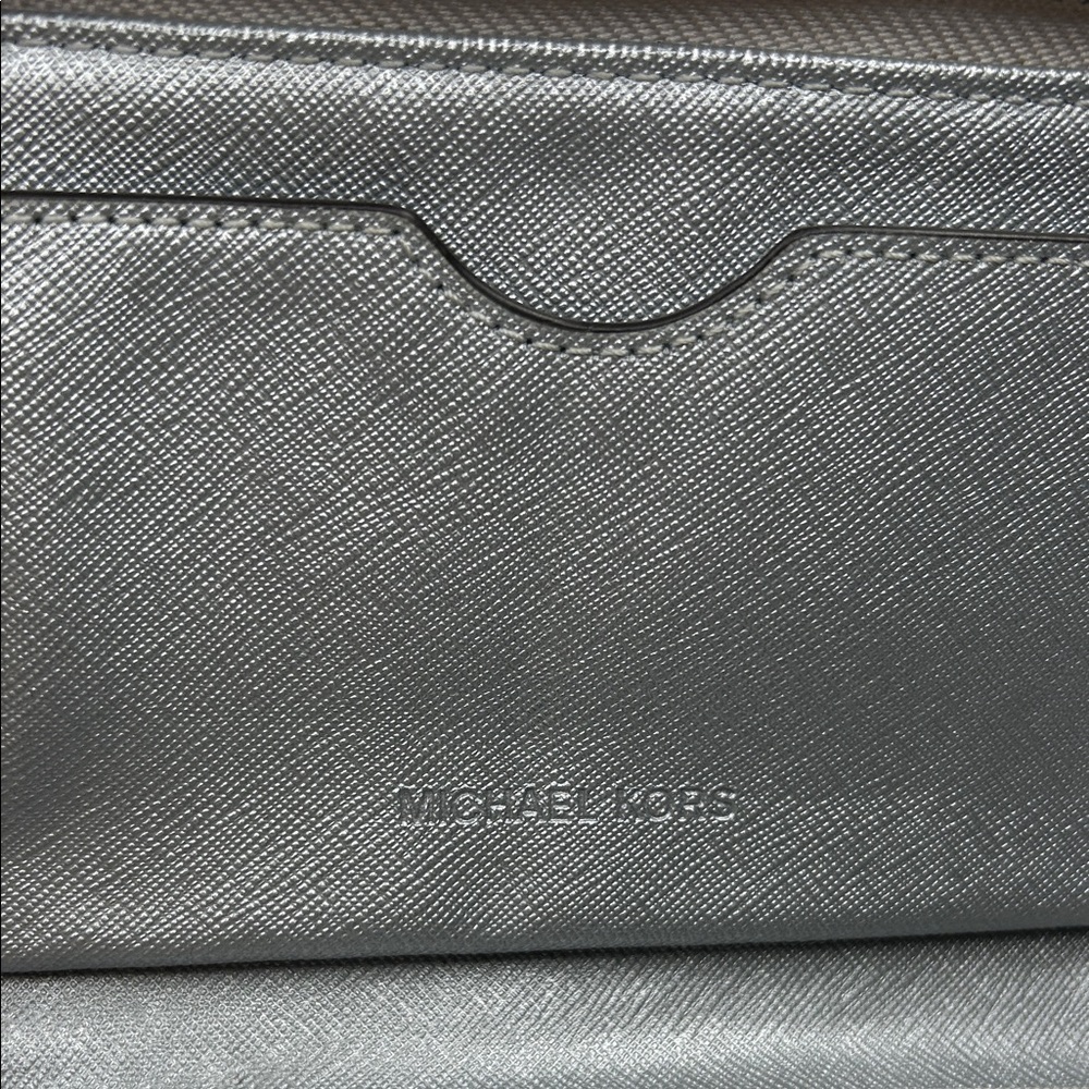 Michael Kors Jet Set Travel Large Flat Zip Wallet Silver Glitter - No Strap - Picture 6 of 7